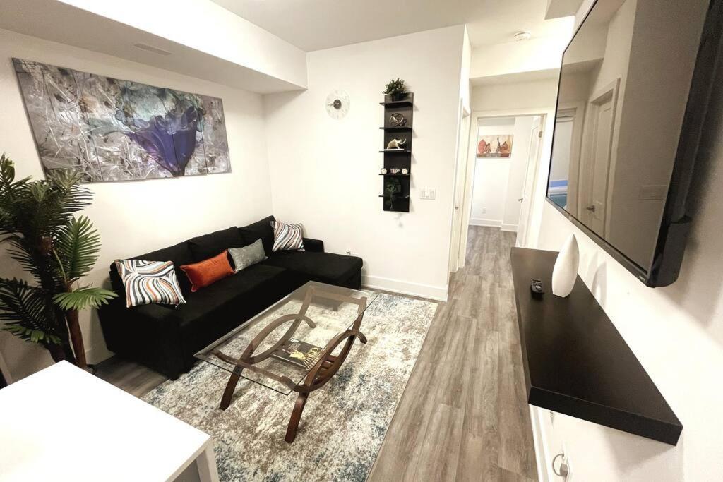 Apartment Exquisite, Bright & Modern Condo. *