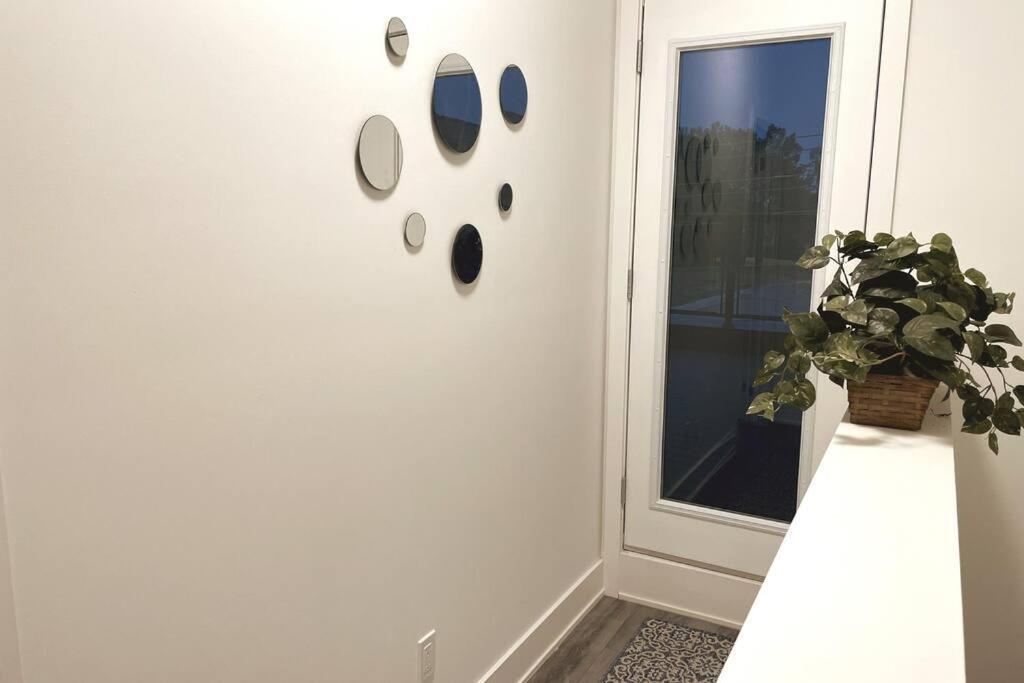 Exquisite, Bright & Modern Condo. Apartment Niagara Falls